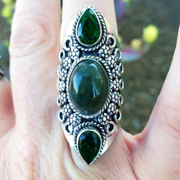 New Green Moss Agate and Peridot Silver Statement Ring. - Picture 5 of 16